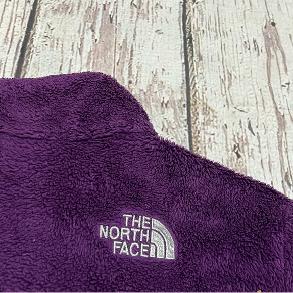 Women's The North Face Plush Purple Zip Up Fleece Jacket - Picture 8 of 9